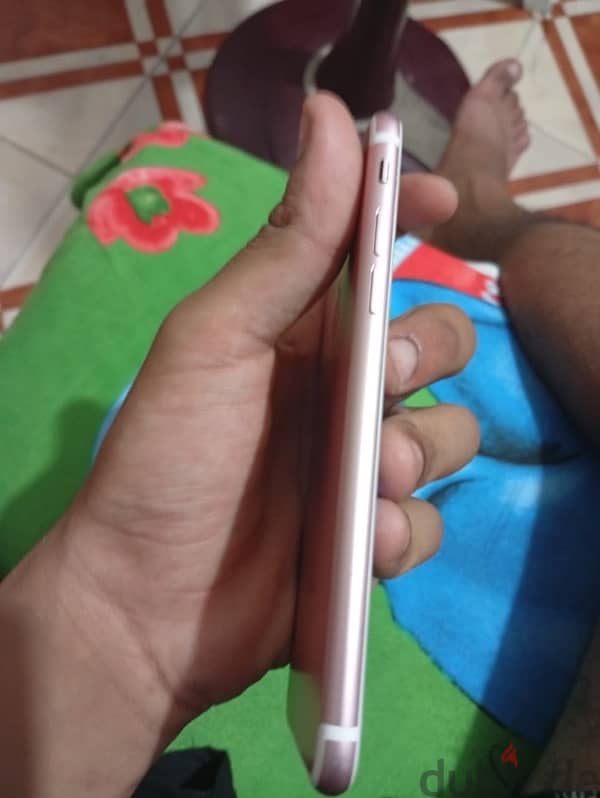 iPhone 7 4