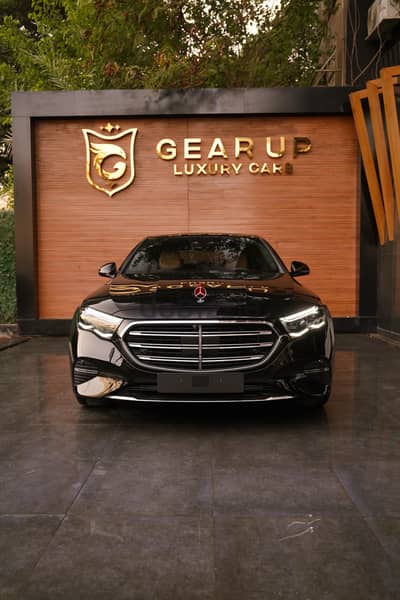 Mercedes Benz E 200 exclusive عفشه ومحاور فرش ديزاينو