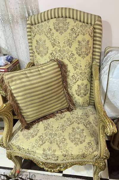 طقم صالون مدهب ٥ قطع للبيع