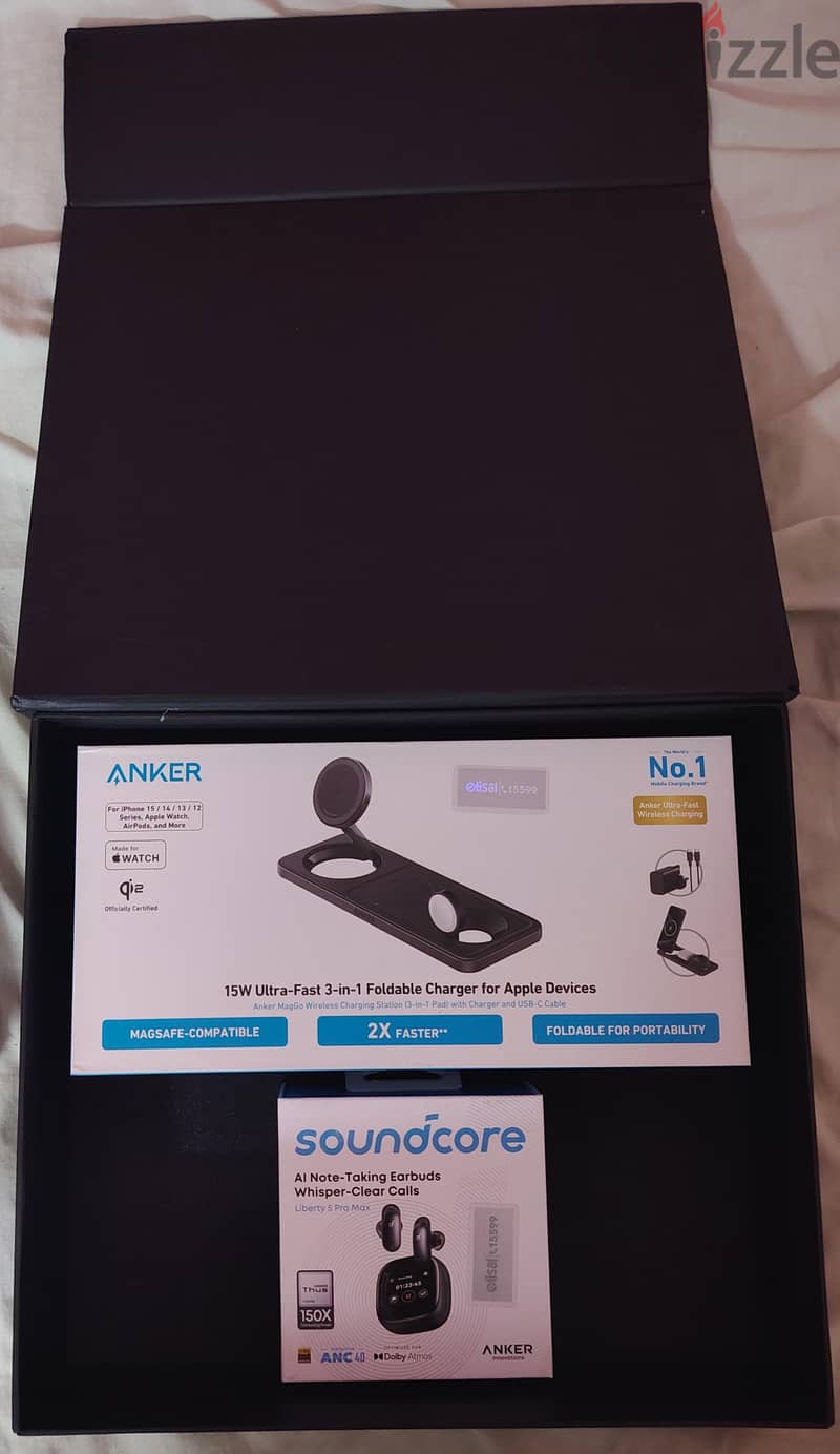 (FOR IPHONE USERS) Anker MagSafe Foldable 3-in-1 Wireless Charger 12