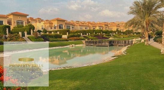 في تلال ايست تاون هاوس كورنر للبيع متشطبه بالتكييفات 260م فيو دايركت علي لاند سكيب - التجمع الخامس نيو كايرو