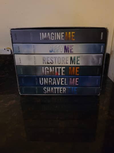 Shatter me book series