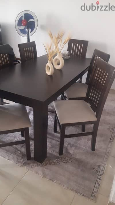 طاولة سفرة و6 كراسي