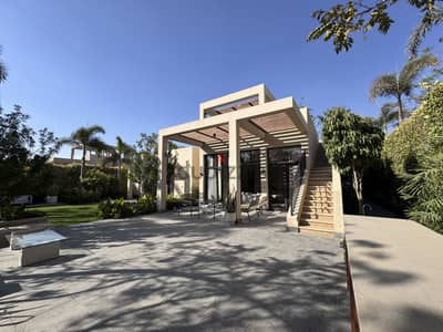 Huge One storey villa in O west,
