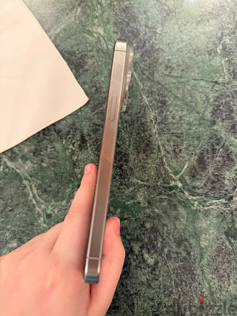 Apple - iPhone 15 Pro Max 2