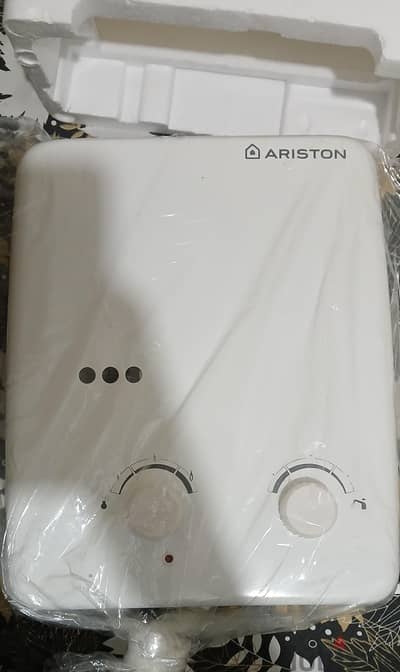 سخان غاز Ariston 6 لتر