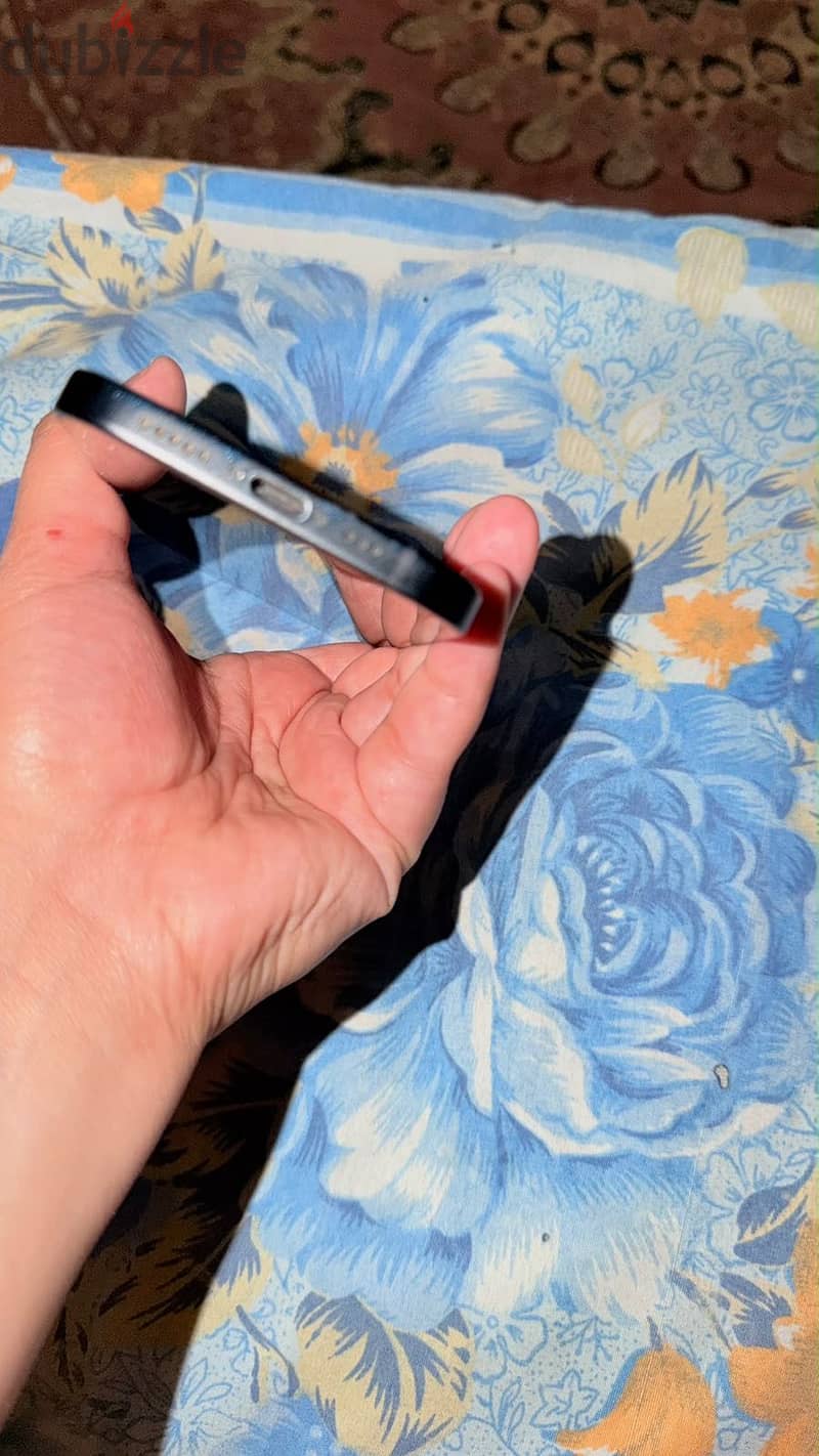 Apple - iPhone 15 2