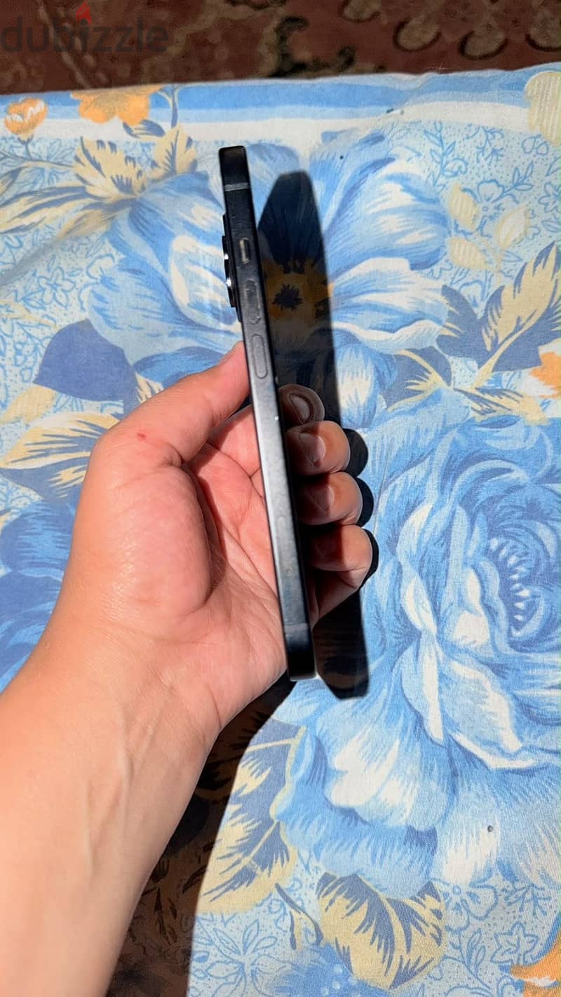 Apple - iPhone 15 6