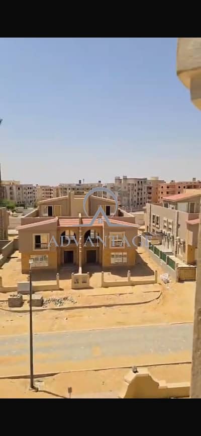 شقة للبيع 126م بمدينة الشروق داخل كمبوند المعادي فيو – دور ثالث – 2 غرفة – 2 حمام – نصف تشطيب – استلام فوري – موقع مميز وقريبة من الخدمات والمحاور الرئيسية