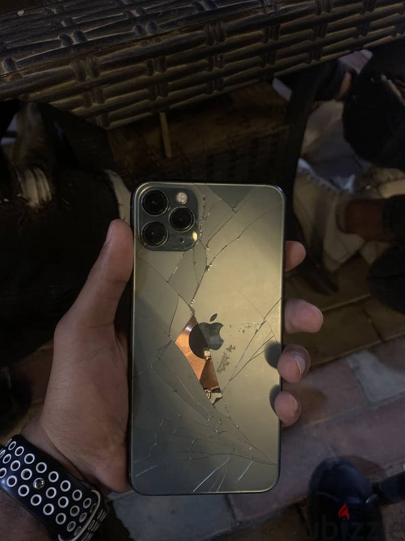 Apple - iPhone 11 Pro Max 1