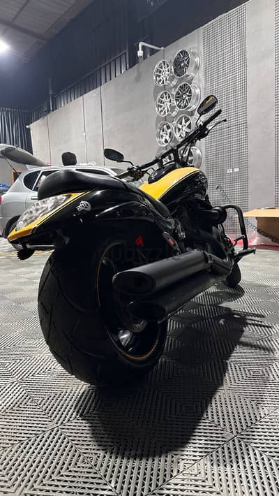 Suzuki boulevard 2014 yellow X black