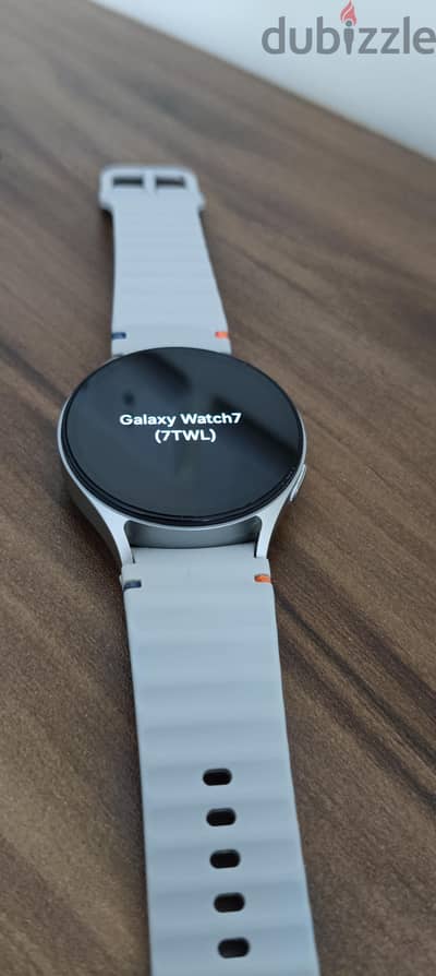 SAMSUNG GALAXY WATCH7 كالجديدة بدون خربوش واحد بكل مشتملاتها