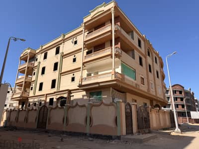 شقة على البحر للبيع في بيت الوطن وقريبة من جامعة حورس