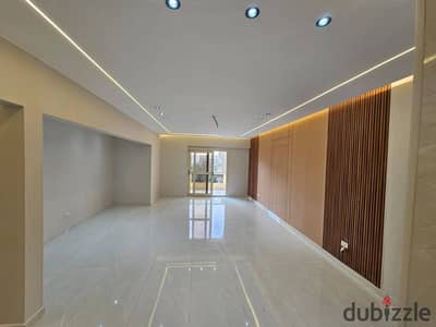 For rent, first occupancy, Al-Khomayel Compound, second phase, special view, second floor, 3 bedrooms, 2 bathrooms, ultra-luxurious.