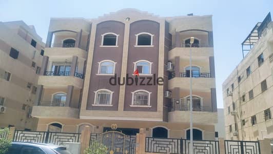 A Premium Living Opportunity in the Heart of Sheikh Zayed – Elevated Ground Floor Apartment in District 16, Second Neighborhood  If you are looking for a spacious apartment with a practical layout and a prime location close to all essential services, this