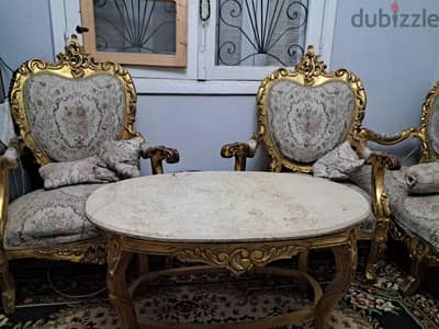 صالون مذهب كنبة +  4 كرسى + ترابيزة بالرخامة