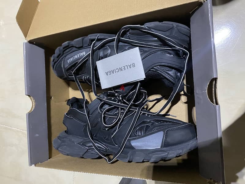 Balenciaga trick 3