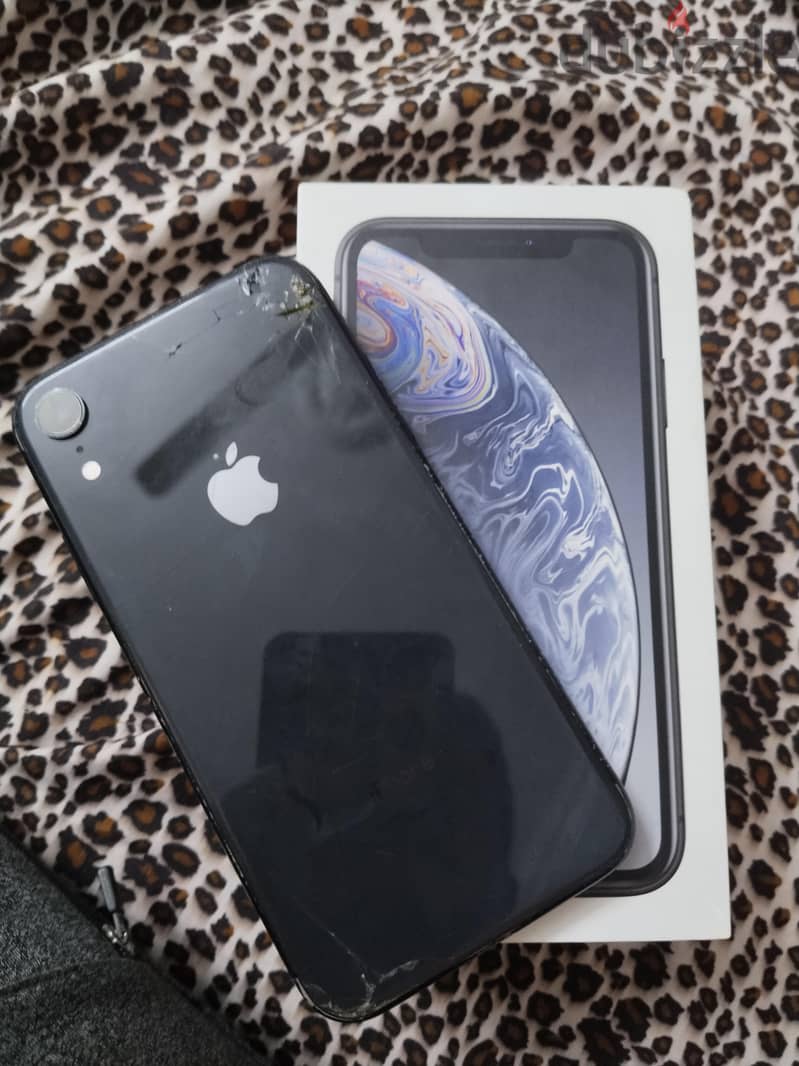 Apple - iPhone XR 1