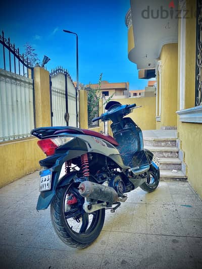 اسكوتر Sym st200