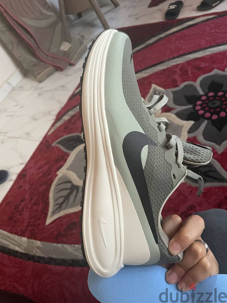 New Nike shoes Mirror 3