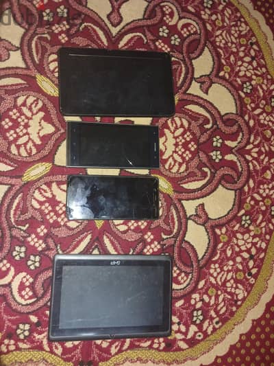 تابلتين و تلفونين بايظين  و استند رينج لايت