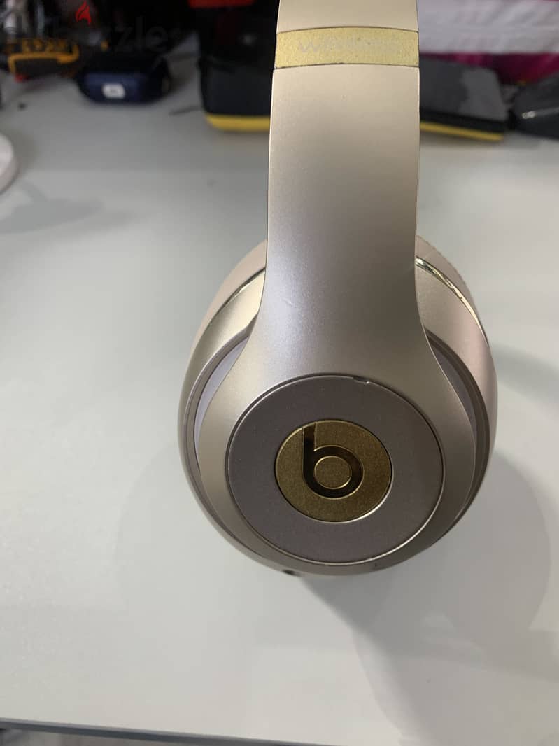 Beats Studio 2 wireless 2