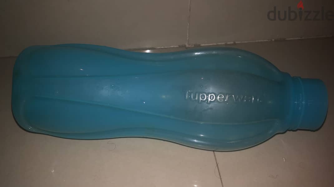 Tupperware insulated flask. 1
