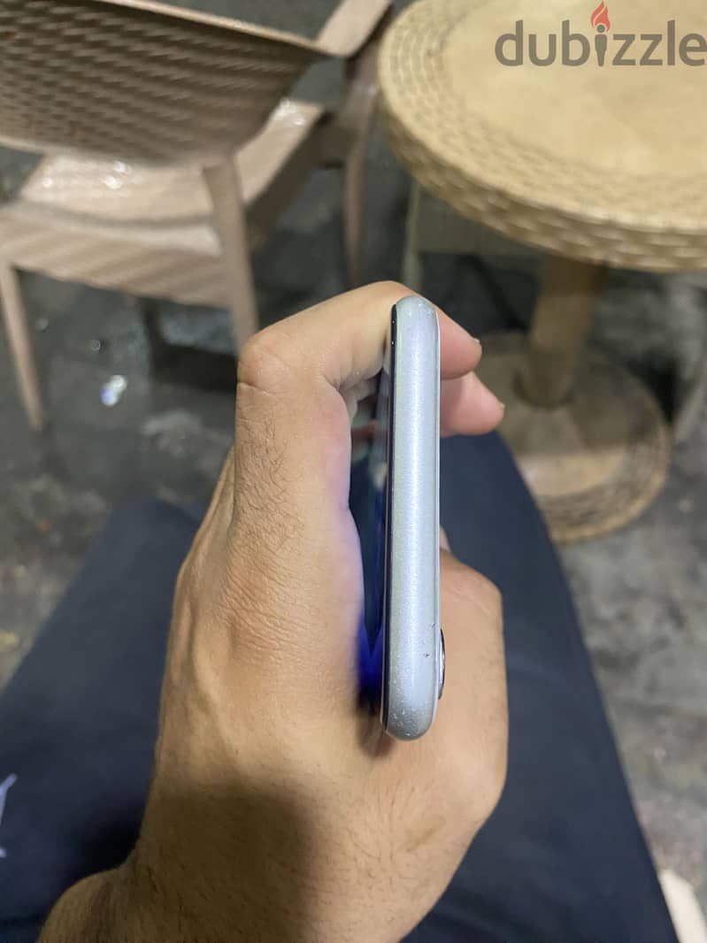 Apple - iPhone 11 4