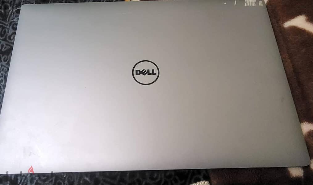 Dell Precision 5520 1