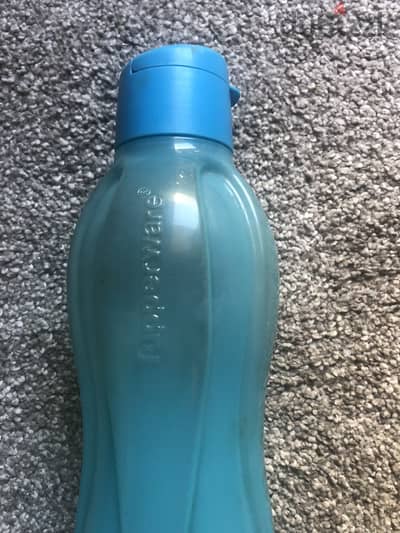 Tupperware insulated flask.