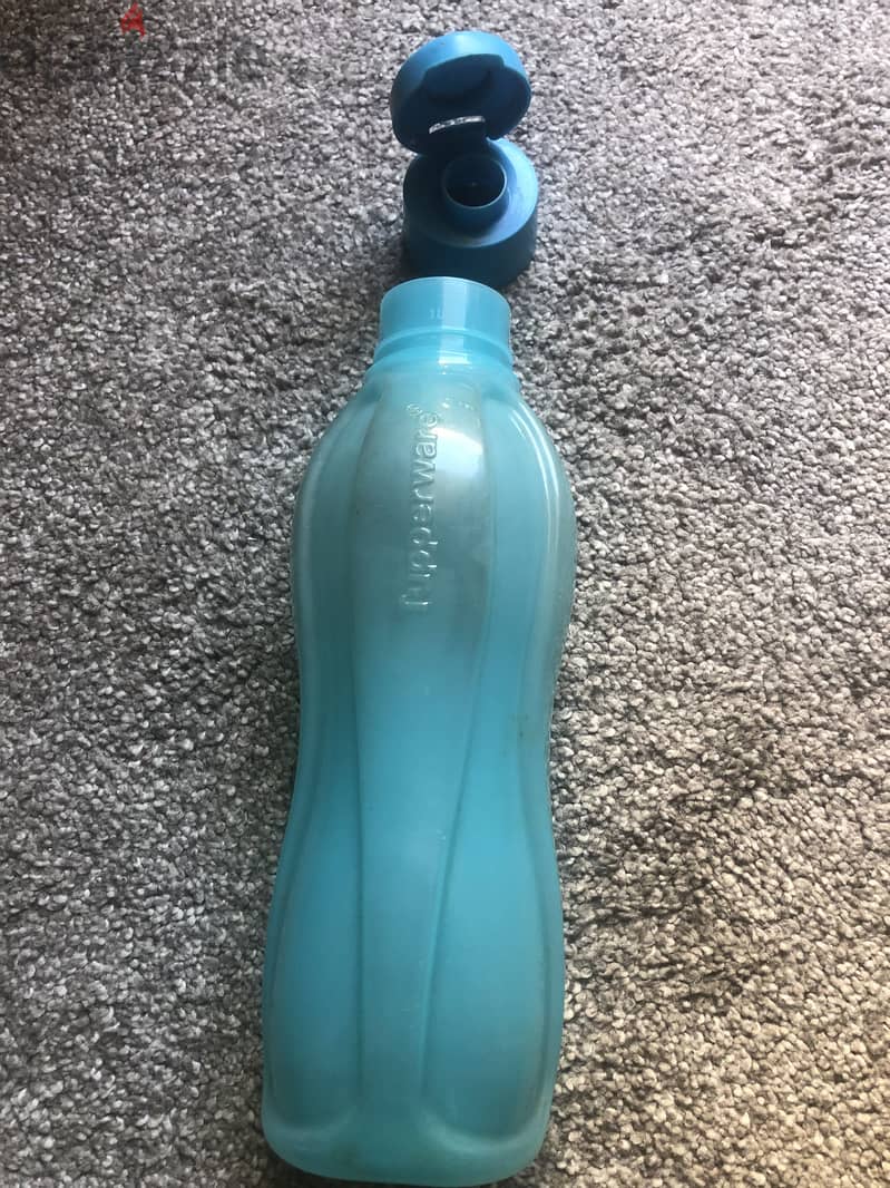 Tupperware insulated flask. 5