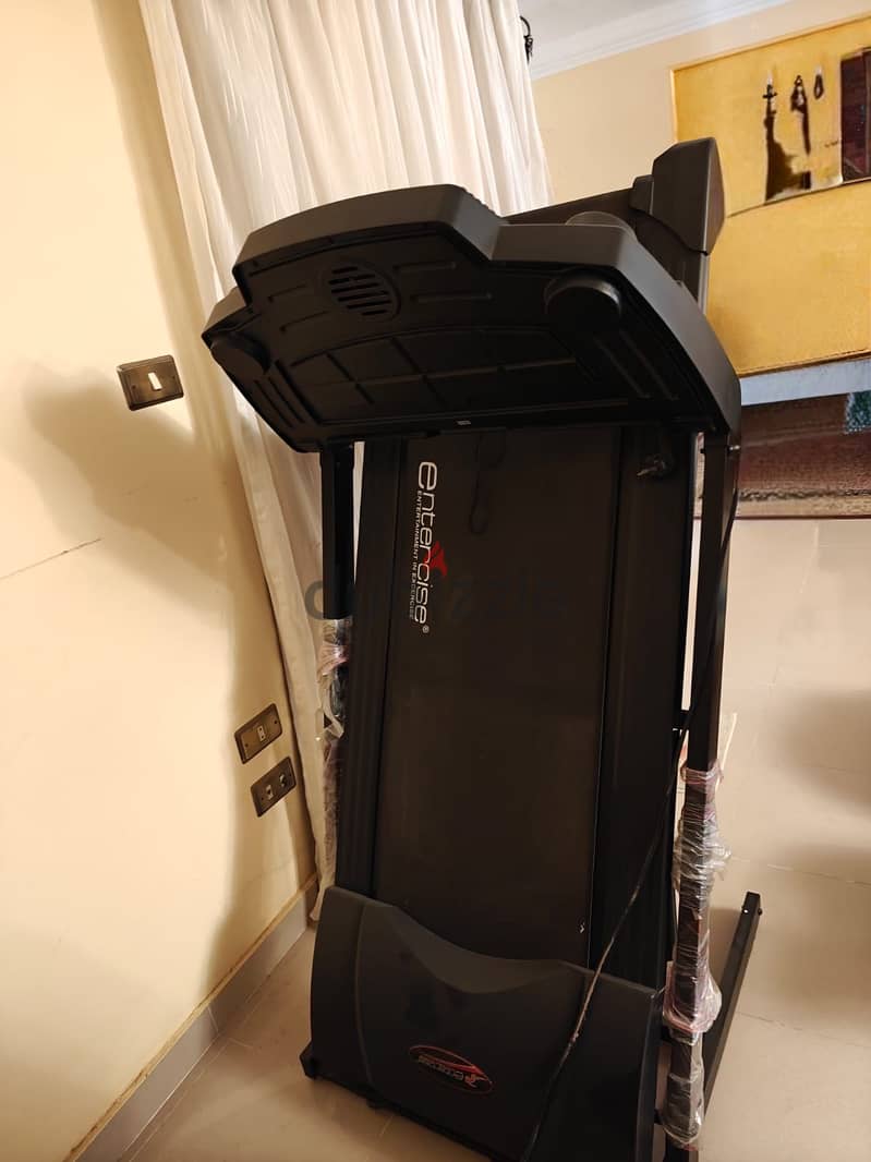 Entercise Folding Electric Treadmill – Excellent Condition 2
