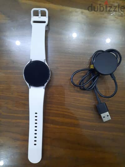 samsung watch 4 40mm جديده لم تستخدم