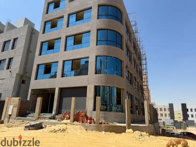 مخزن للإيجار نشاط ادويه متشطب بالكامل او سكن بالمنطقه الصناعيه بالتجمع القاهره