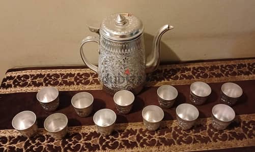 طقم قهوه عربي تايلندى مستورد - براد و ١٢ فنجان مطلى ضد الصدأ