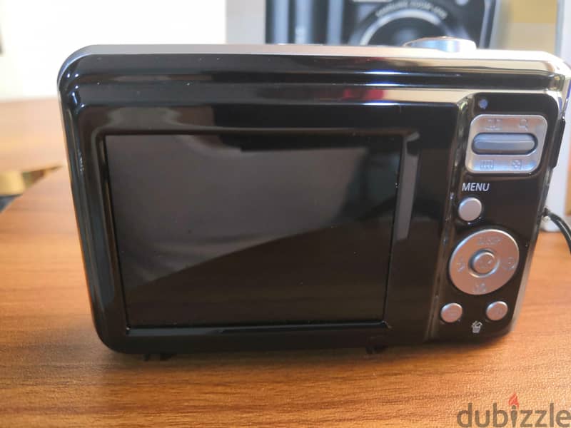 Digital Camera - Samsung ES28 4