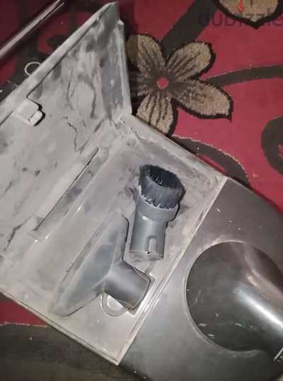مكنسه فيليبس بحاله جيده
