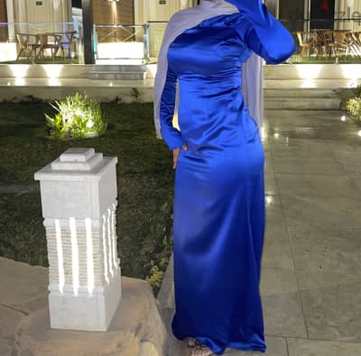 فساتين سواريه اتلبست مره فقط