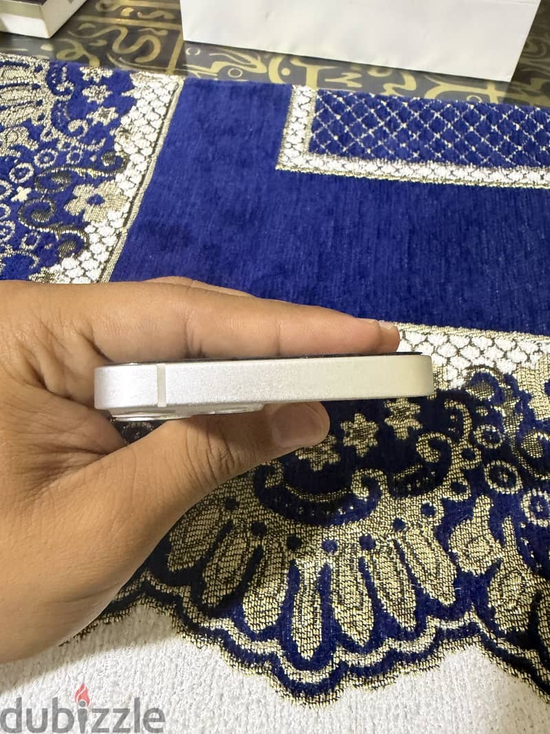 فرصة ممتازة: iPhone 13 mini مساحة 256 جيجا بسعر لقطة! 2