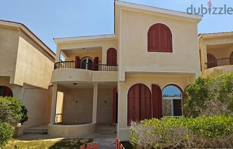 ڤيلا للبيع في قرية جامعة القاهرة