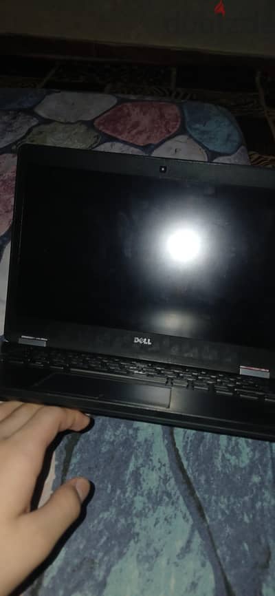 dell latitude e7470 للدراسه والجيمنج الخفيف