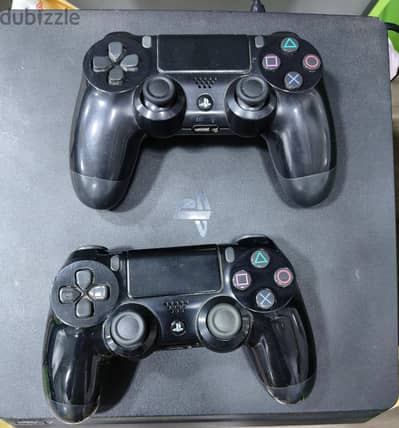 للبيع حاله نادره play station 4 slim سعر مناسب جدا