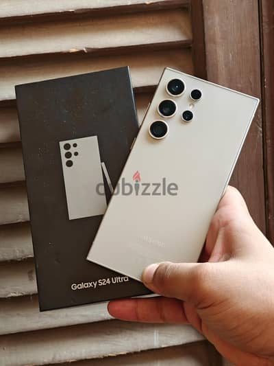 Samsung S24 Ultra 256 كسر زيرو بكل مشتملاته معفي ضريبه للبيع