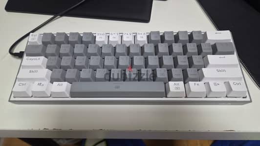 كيبورد Redragon K617 Fizz ميكانيكال بكل مشتملاته - حالة ممتازة