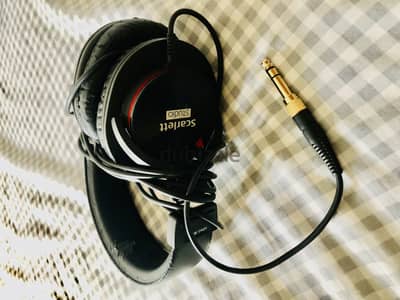 Scarlet studio headphone