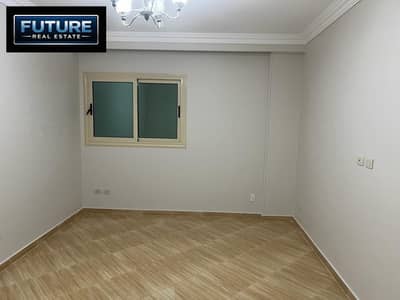 شقة 115 م في عمارات شركة النصر في الهضبة العليا المقطم