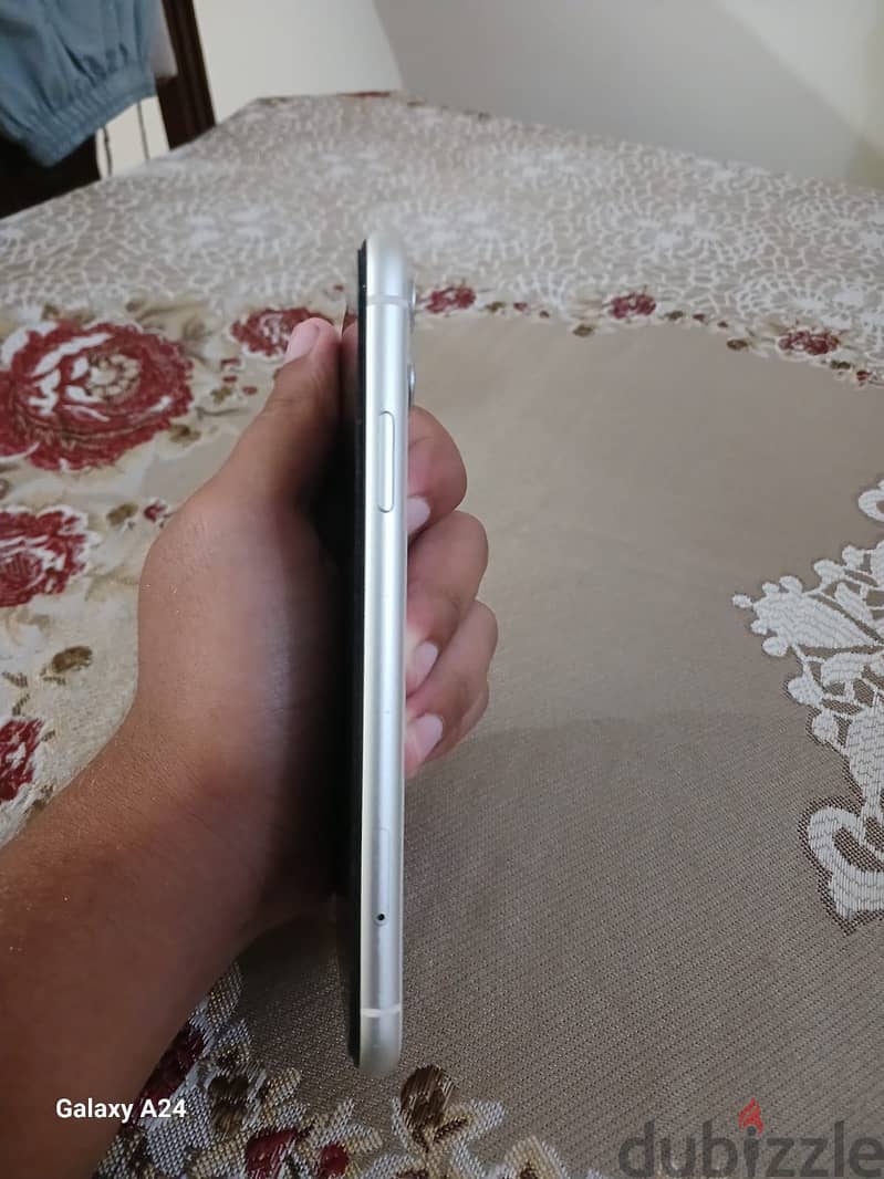 Apple - iPhone 11 4