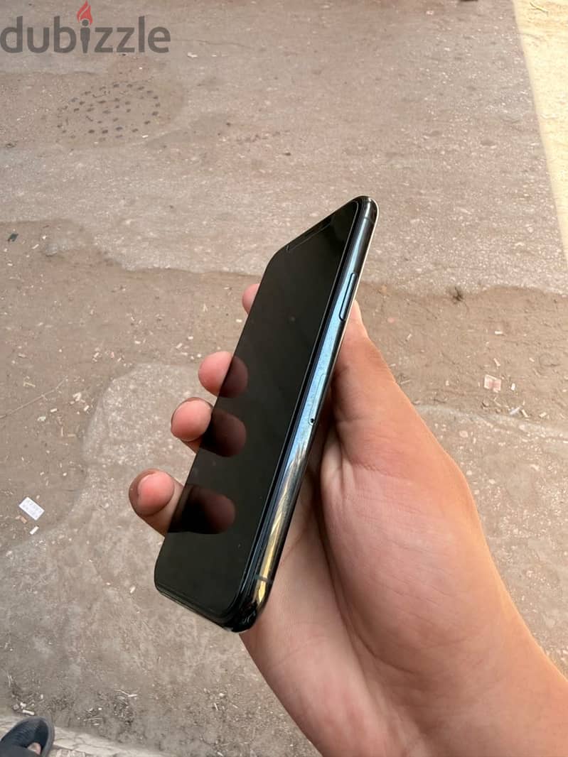 Apple - iPhone 11 Pro 3