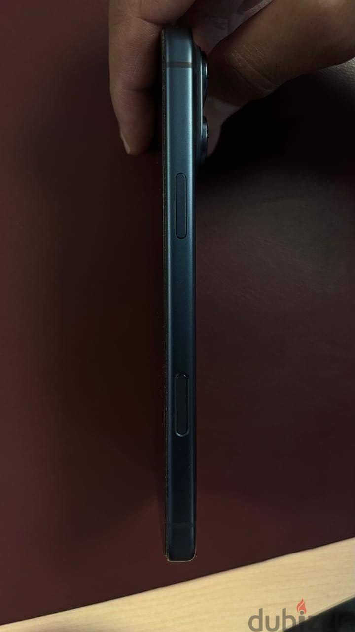Apple - iPhone 17 Pro Max 3
