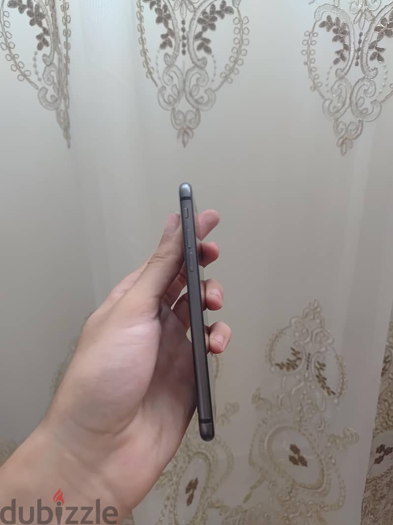 iPhone 8 4